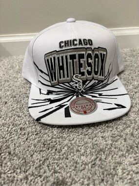 Brand New Chicago White Sox MLB snapback adjustable hat by Mitchell & Ness